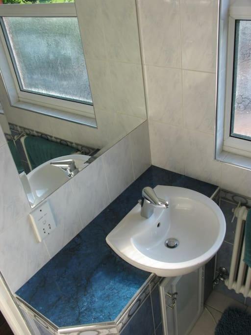 Modern Cosy Private Studio, Wifi, Ip-Tv, Must See Romford Kültér fotó