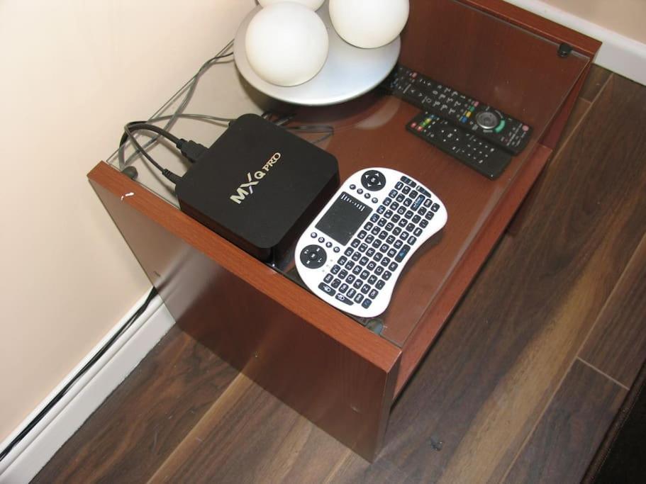 Modern Cosy Private Studio, Wifi, Ip-Tv, Must See Romford Kültér fotó